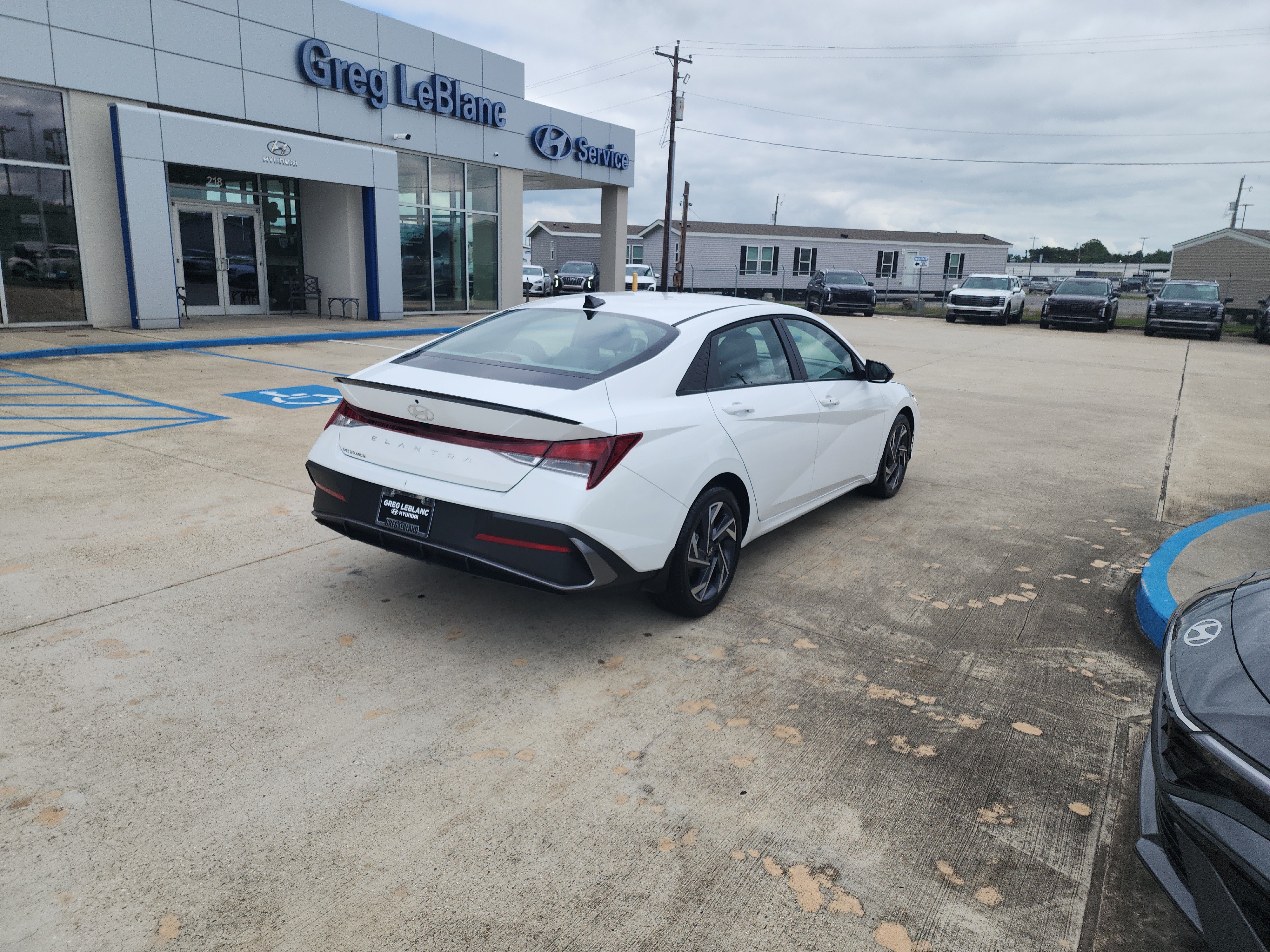 Used 2025 Hyundai Elantra Sport FWD image 7
