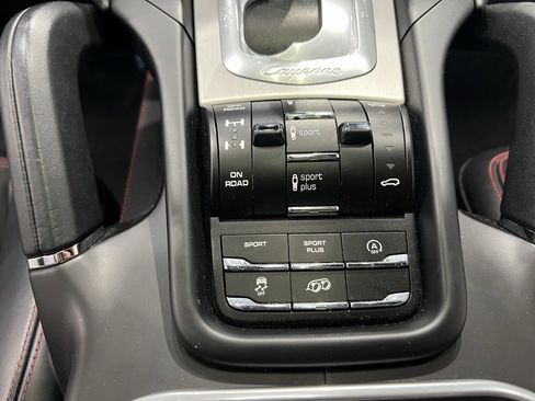 Used 2016 Porsche Cayenne GTS image 51