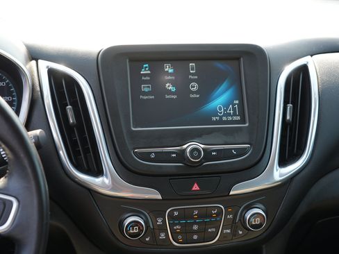 Used 2018 Chevrolet Equinox LT AWD/4WD image 22