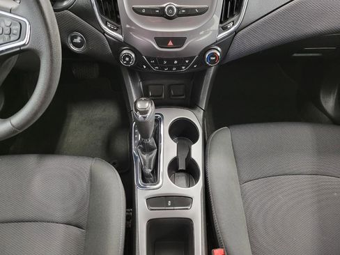 Used 2017 Chevrolet Cruze LT w/ Convenience Package image 16