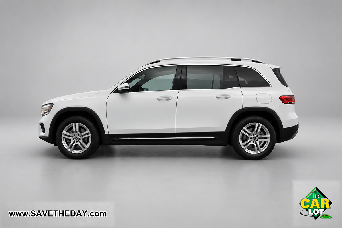 Used 2022 Mercedes-Benz GLB 250 w/ Premium Package Lite image 5