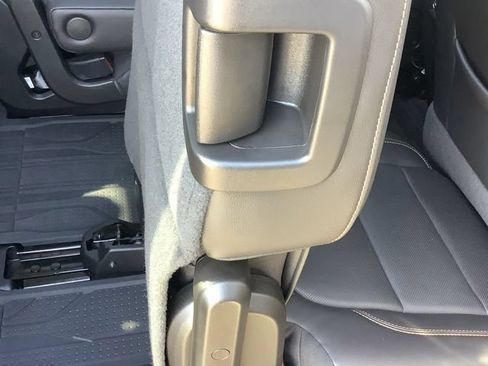 Used 2021 Chevrolet Traverse Premier AWD/4WD image 16