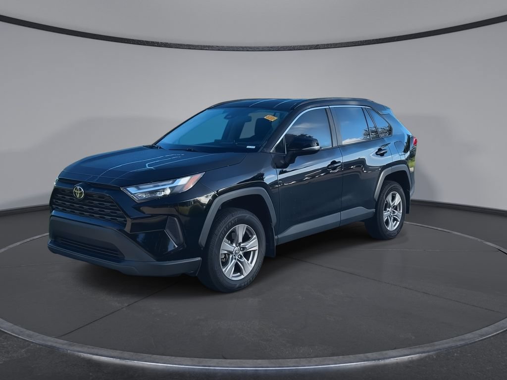 Used 2024 Toyota RAV4 XLE FWD image 4