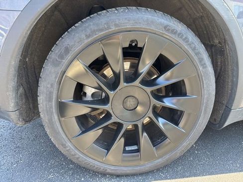 Used 2020 Tesla Model Y Long Range AWD/4WD image 16