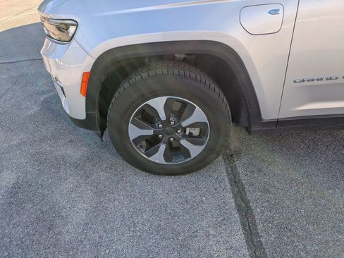 Used 2024 Jeep Grand Cherokee Limited 4xe image 6