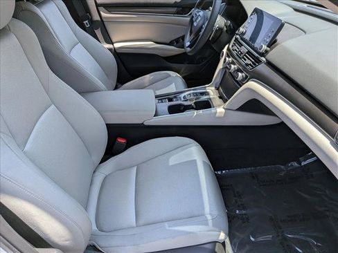 Used 2019 Honda Accord Hybrid image 19