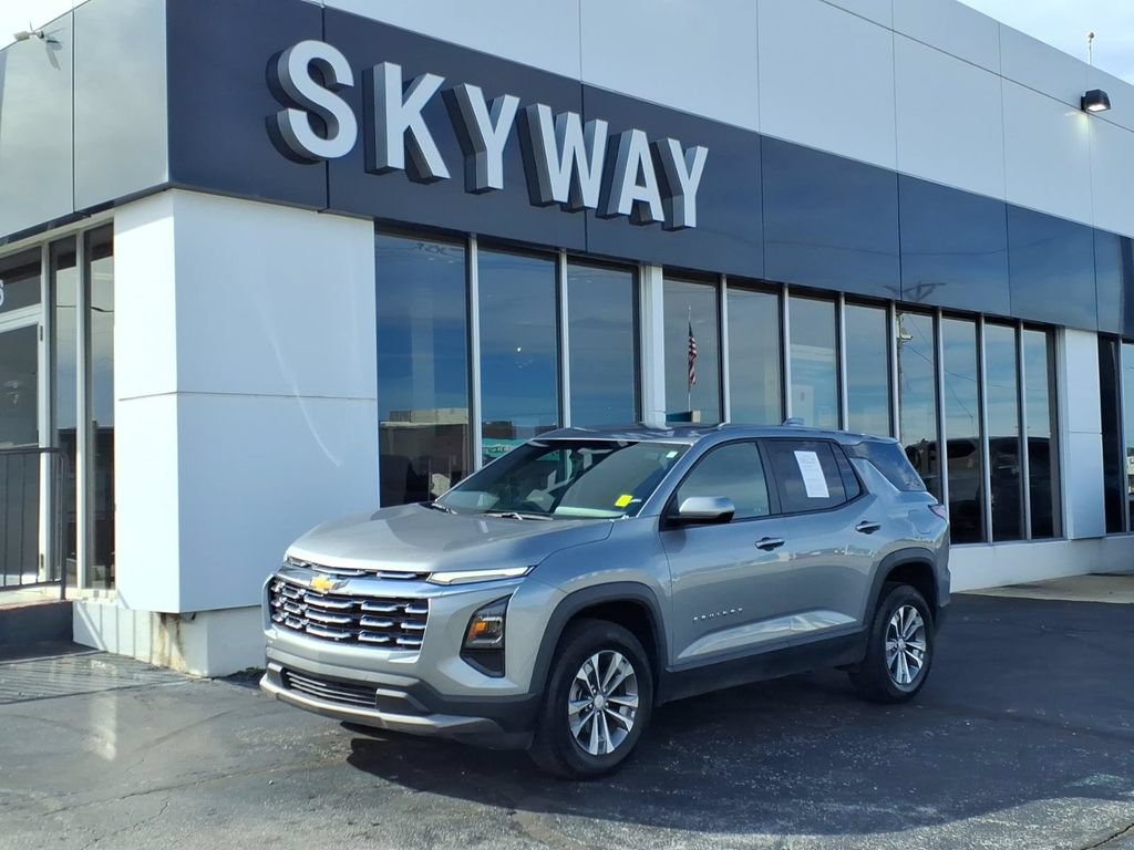 Used 2025 Chevrolet Equinox LT AWD/4WD image 1
