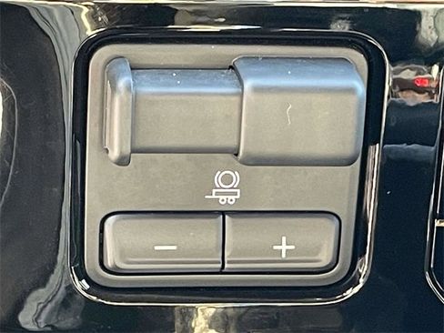 Used 2022 GMC Sierra 1500 SLT w/ SLT Premium Plus Package image 27