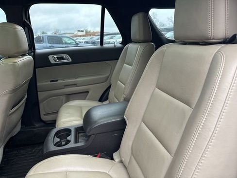 Used 2014 Ford Explorer XLT w/ Equipment Group 202A image 11