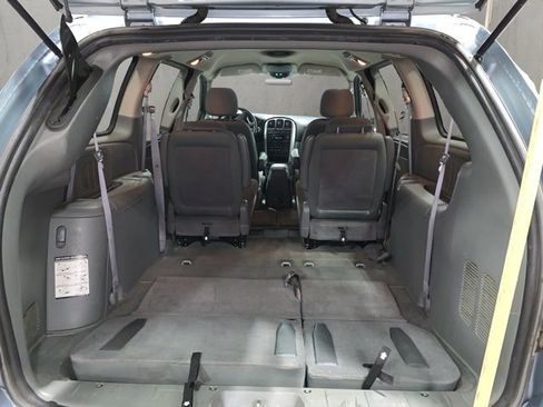 Used 2005 Chrysler Town & Country Touring image 25