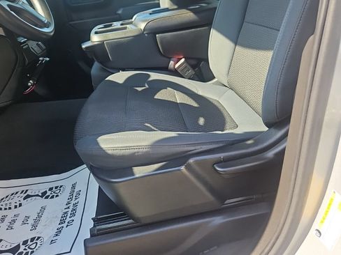 Used 2019 Chevrolet Silverado 1500 Custom Trail Boss w/ Custom Convenience Package AWD/4WD image 11