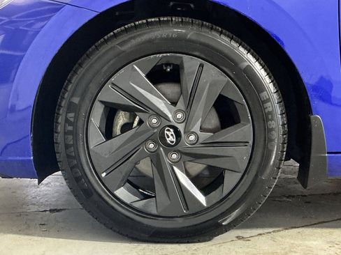 Used 2023 Hyundai Elantra SEL image 20