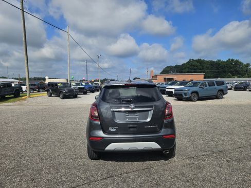 Used 2018 Buick Encore Essence FWD image 6