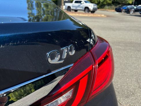 Used 2019 INFINITI Q70 Luxe w/ Proactive Package AWD/4WD image 8