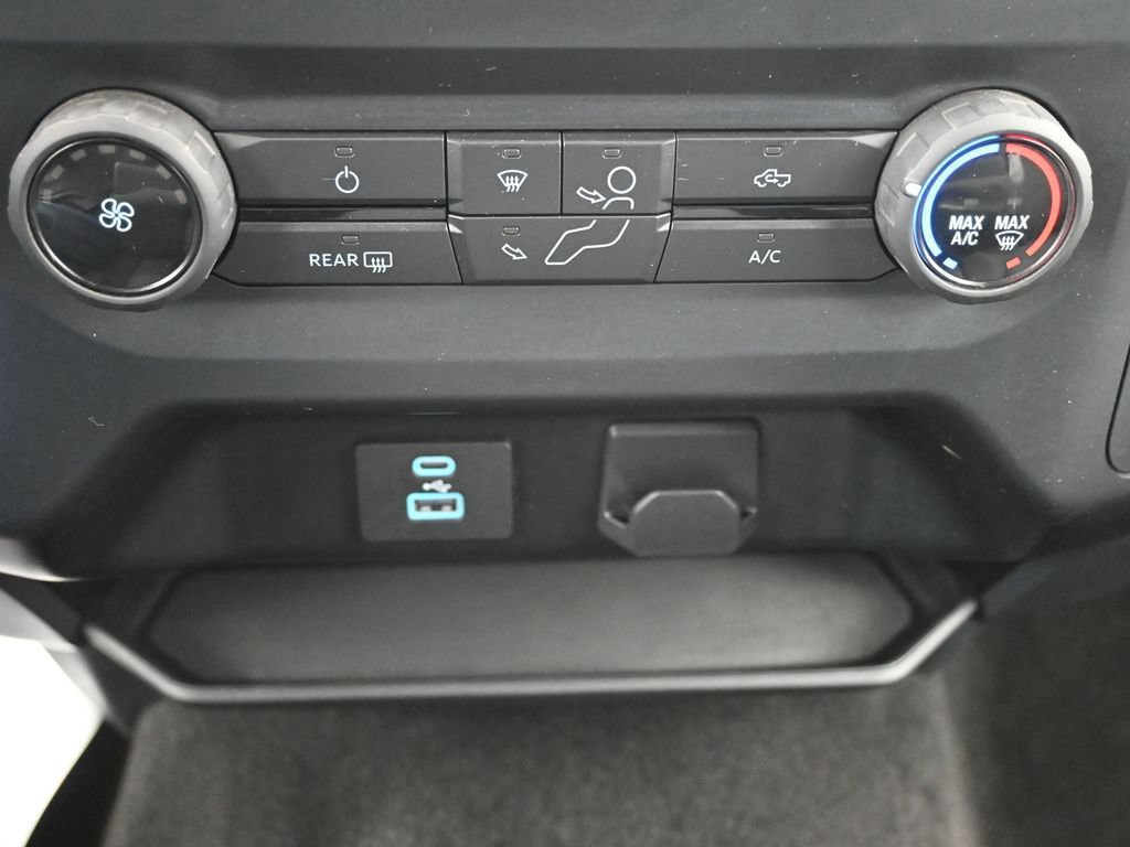Used 2023 Ford F150 XLT AWD/4WD image 14