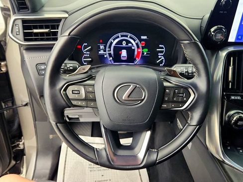 Used 2022 Lexus LX 600 4WD w/ Accessory Package (Z1) image 13