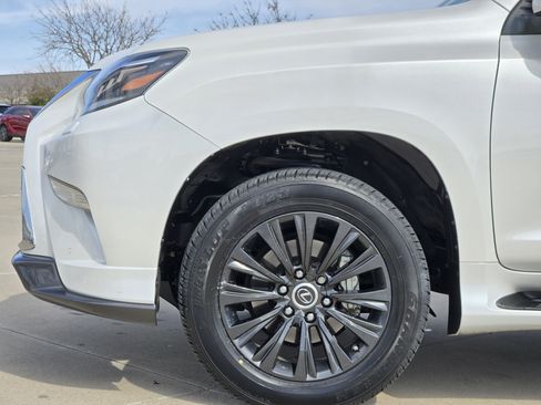 Used 2023 Lexus GX 460 Luxury w/ Sport Design Package image 14
