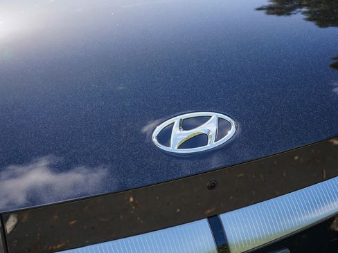 Used 2024 Hyundai Ioniq 5 Limited AWD/4WD image 11