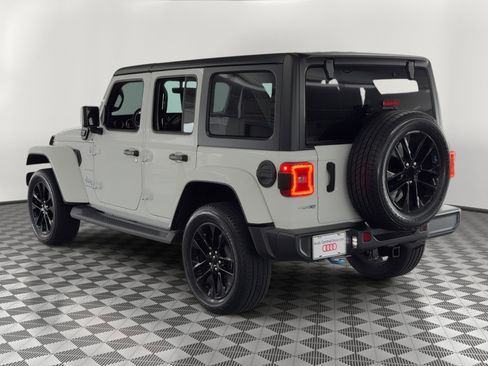 Used 2023 Jeep Wrangler Unlimited Sahara AWD/4WD image 3