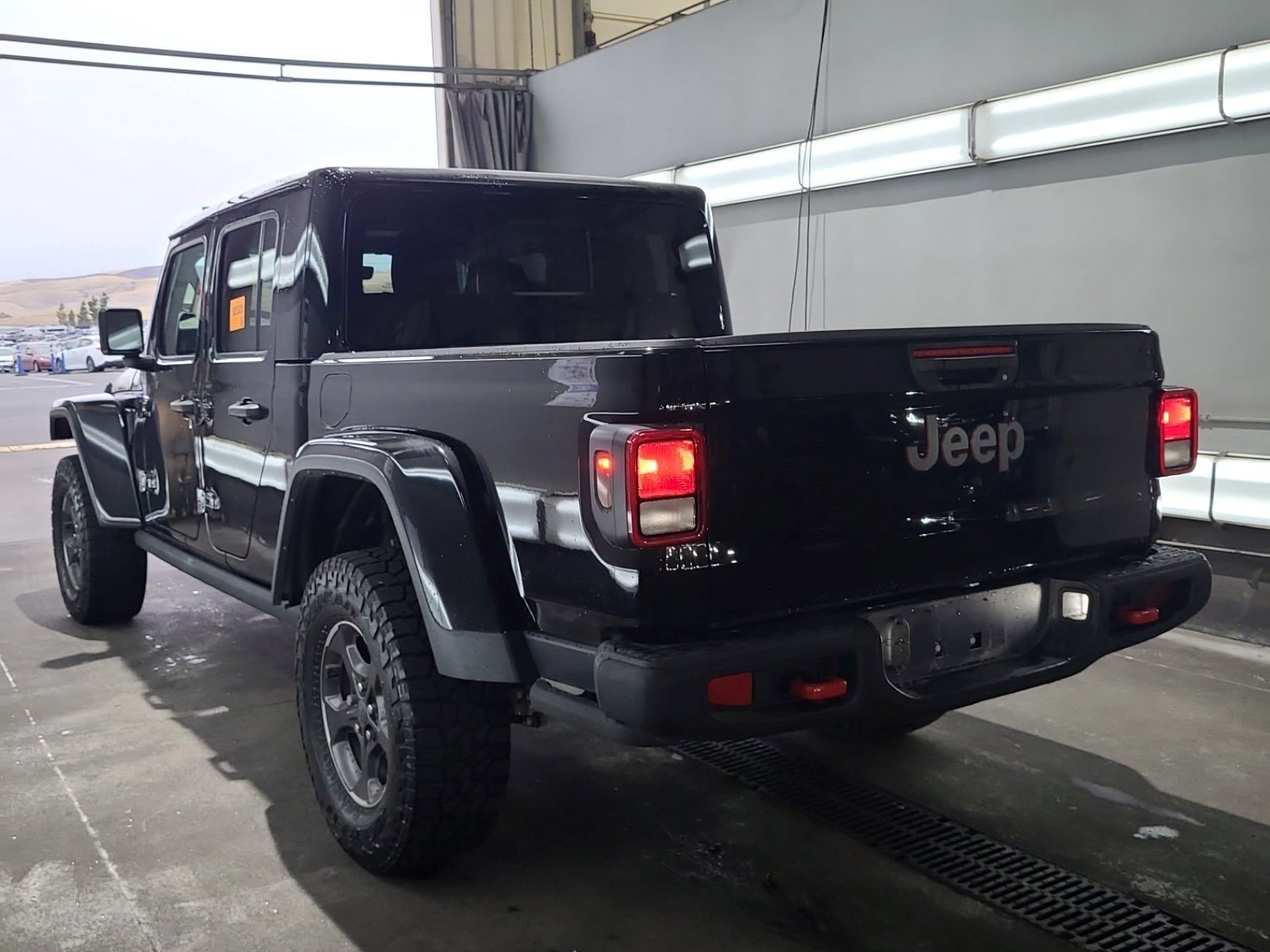 Used 2022 Jeep Gladiator Rubicon AWD/4WD image 4
