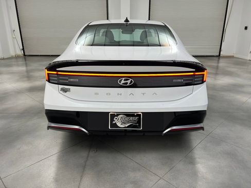 Used 2025 Hyundai Sonata SEL FWD image 6