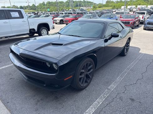 Used 2020 Dodge Challenger SXT w/ Blacktop Package RWD image 3