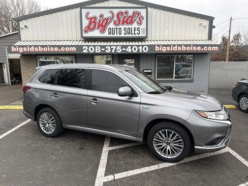 Used 2022 Mitsubishi Outlander SEL image 1