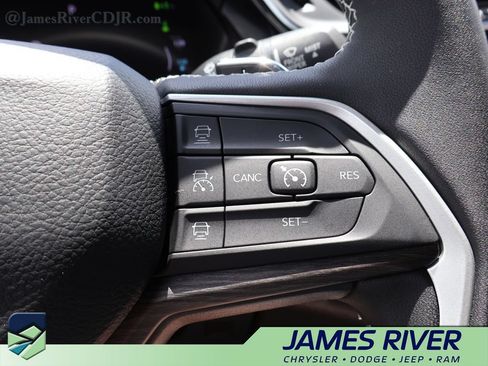 Used 2022 Jeep Grand Cherokee Limited 4xe w/ Luxury Tech Group II AWD/4WD image 30