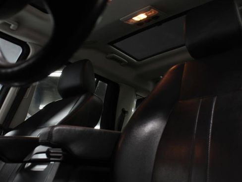 Used 2015 Land Rover LR4 HSE AWD/4WD image 8
