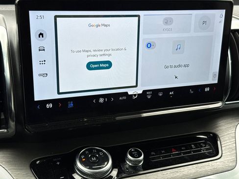 Used 2025 Ford Expedition Platinum image 24