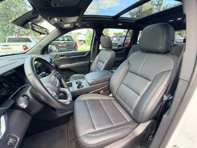 Used 2026 GMC Acadia Elevation w/ Elevation Premium Package FWD image 14