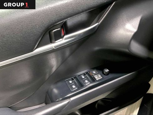 Certified 2020 Toyota Camry SE image 35