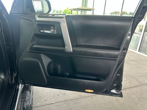 Used 2017 Toyota 4Runner Limited AWD/4WD image 12