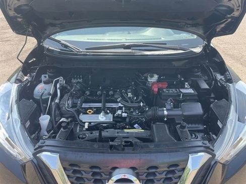 Used 2020 Nissan Kicks S image 22