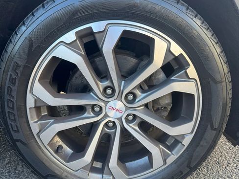 Used 2019 GMC Terrain SLT w/ Preferred Package AWD/4WD image 9