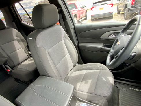 Used 2023 Chevrolet Traverse LT w/ Rear Camera Mirror Package AWD/4WD image 31