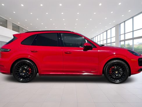 Used 2022 Porsche Cayenne GTS AWD/4WD image 3