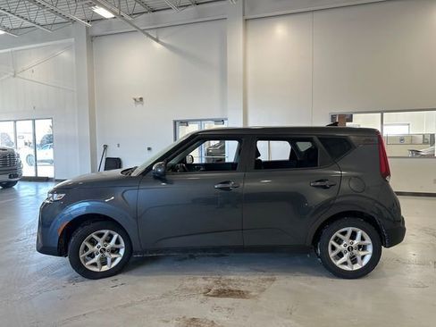 Used 2021 Kia Soul S image 9