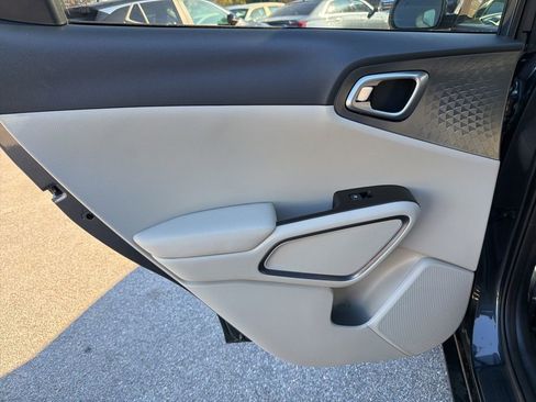 Certified 2025 Kia Soul EX image 24