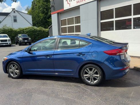 Used 2017 Hyundai Elantra Value Edition w/ Cargo Package FWD image 7