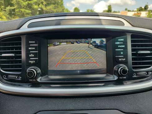Used 2020 Kia Sorento L FWD image 13