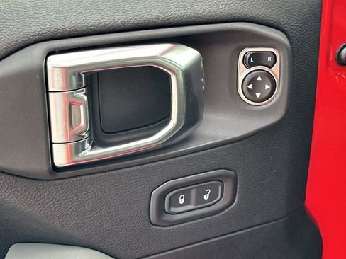 New 2025 Jeep Gladiator Mojave image 16