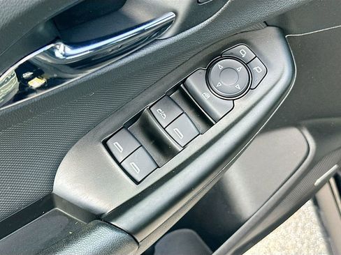 Used 2021 Chevrolet TrailBlazer RS w/ Technology Package FWD image 17