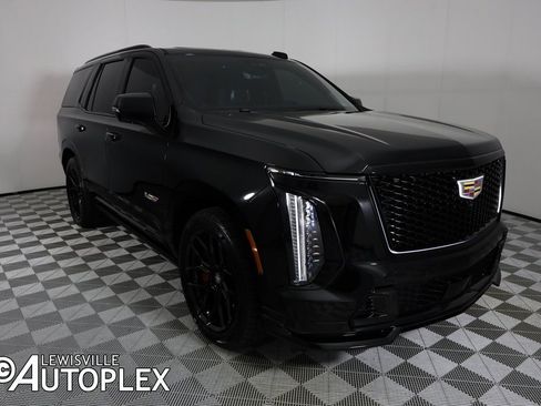 Used 2025 Cadillac Escalade V image 3