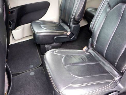 Used 2017 Chrysler Pacifica Touring Plus w/ Tire & Wheel Group image 23