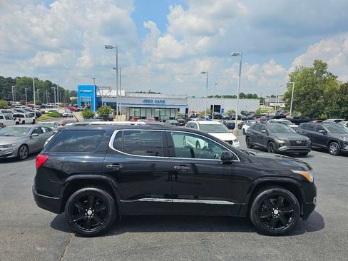 Used 2019 GMC Acadia Denali w/ Technology Package FWD image 9