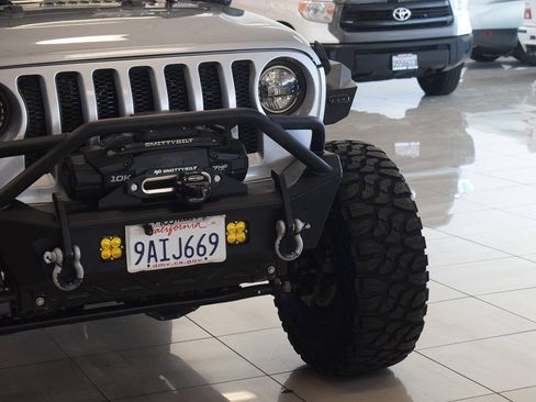 Used 2018 Jeep Wrangler Unlimited Sport S AWD/4WD image 14