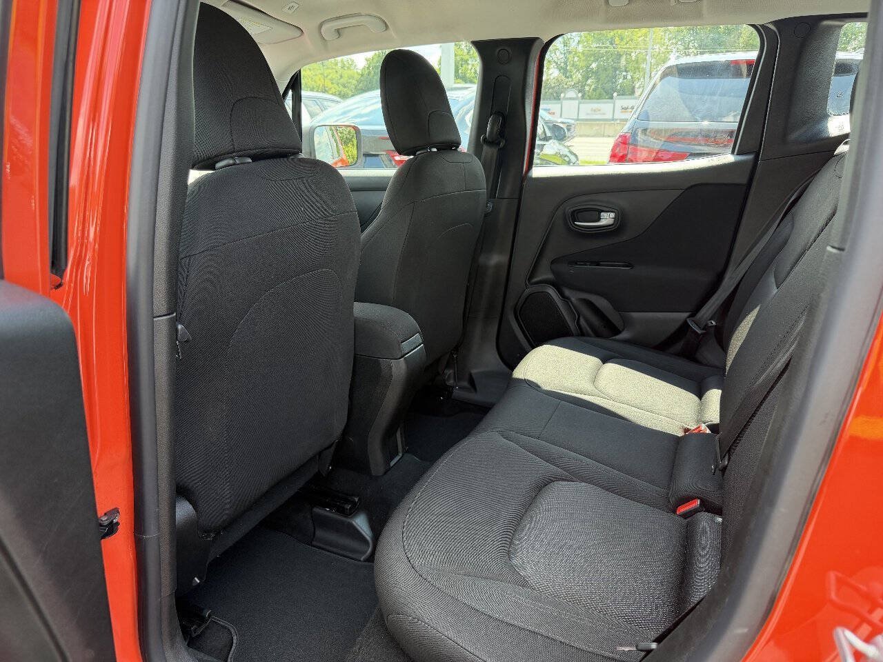 Used 2019 Jeep Renegade Sport FWD image 9