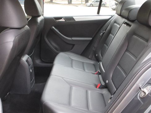 Used 2013 Volkswagen Jetta SE image 12