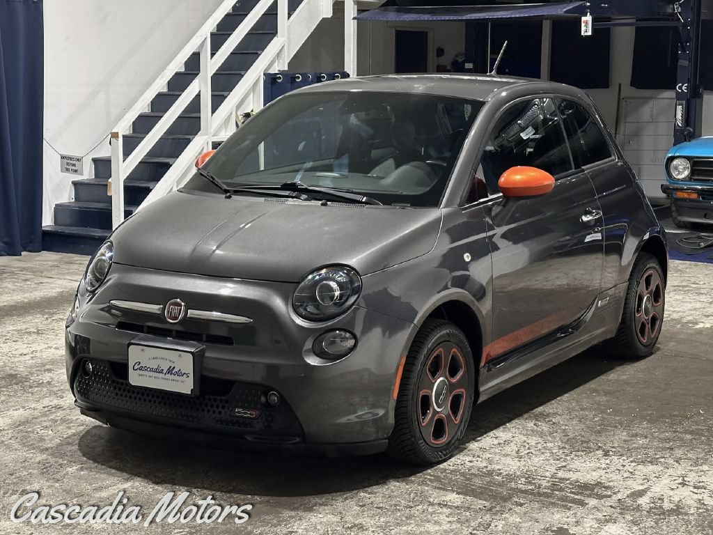 Used 2014 FIAT 500 e w/ Esport Package FWD image 4